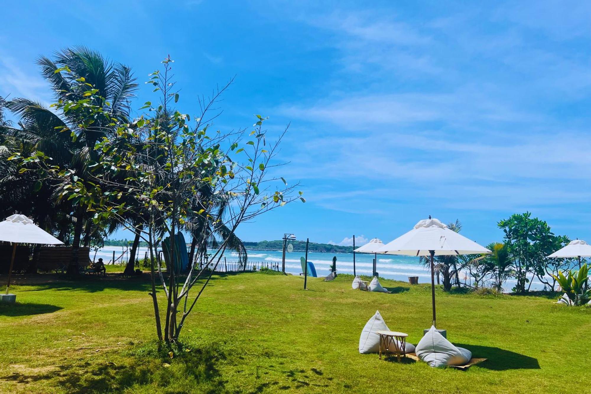 Calma - Surf, Yoga & Coffee On A Private Beach Dikwella Sur Exterior foto