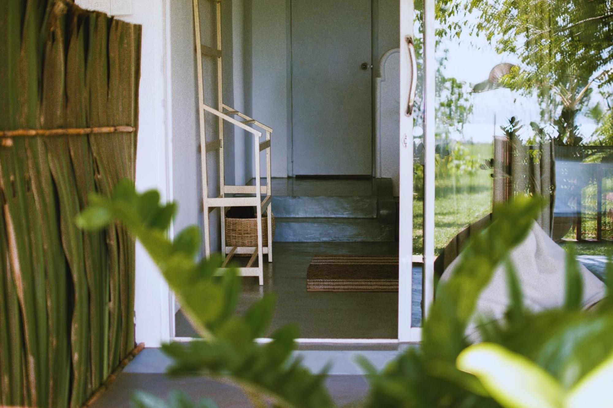 Calma - Surf, Yoga & Coffee On A Private Beach Dikwella Sur Exterior foto