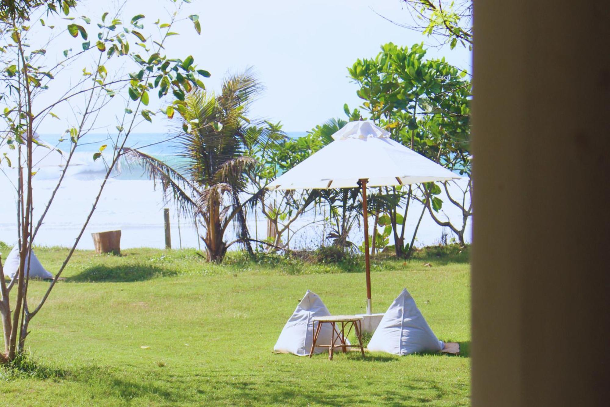 Calma - Surf, Yoga & Coffee On A Private Beach Dikwella Sur Exterior foto