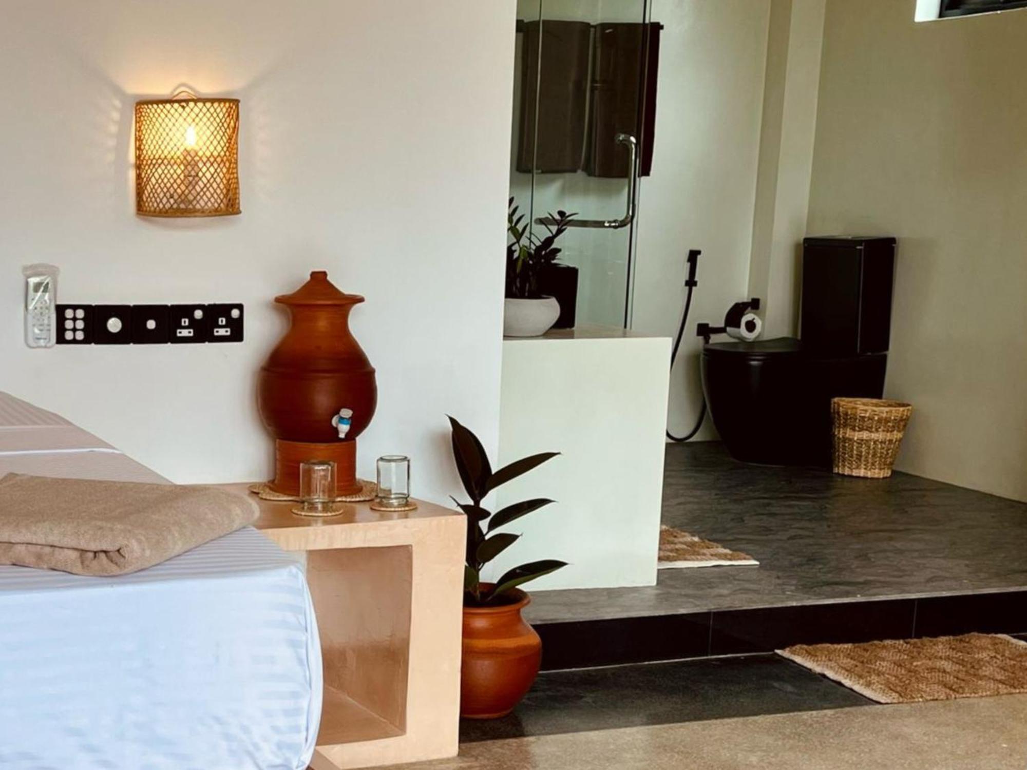 Calma - Surf, Yoga & Coffee On A Private Beach Dikwella Sur Exterior foto